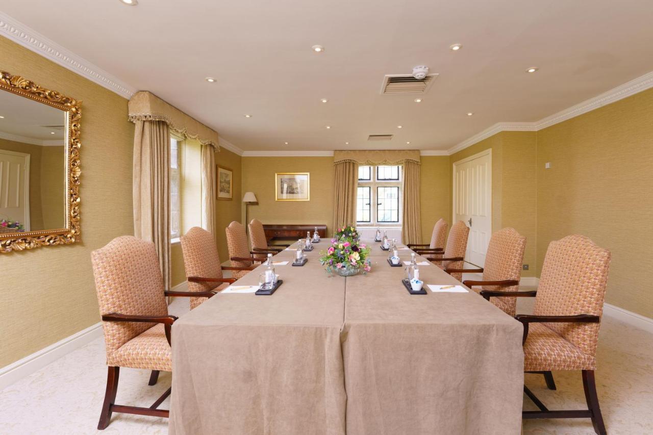 Lucknam Park Hotel Чипенъм Екстериор снимка