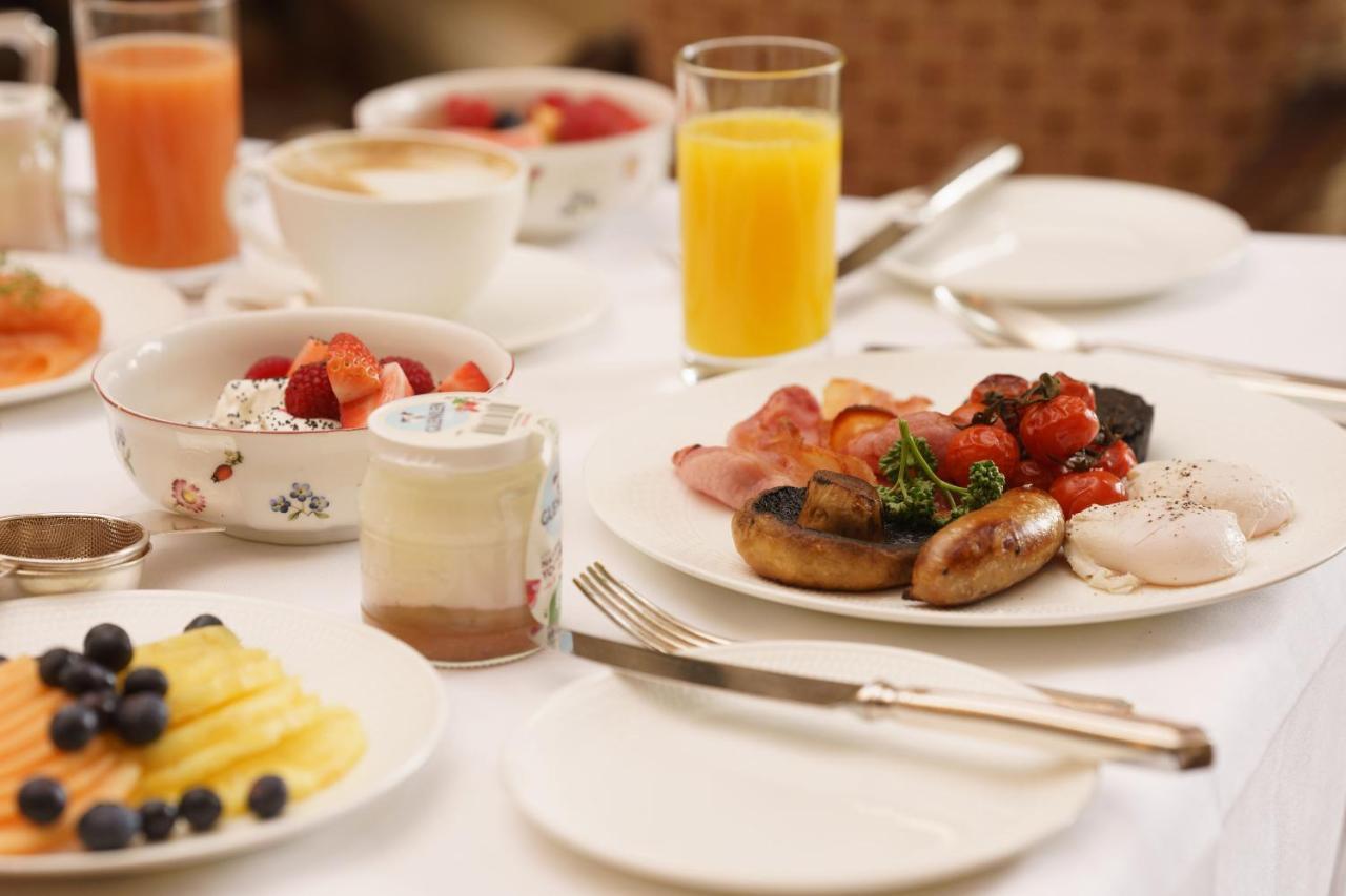 Lucknam Park Hotel Чипенъм Екстериор снимка