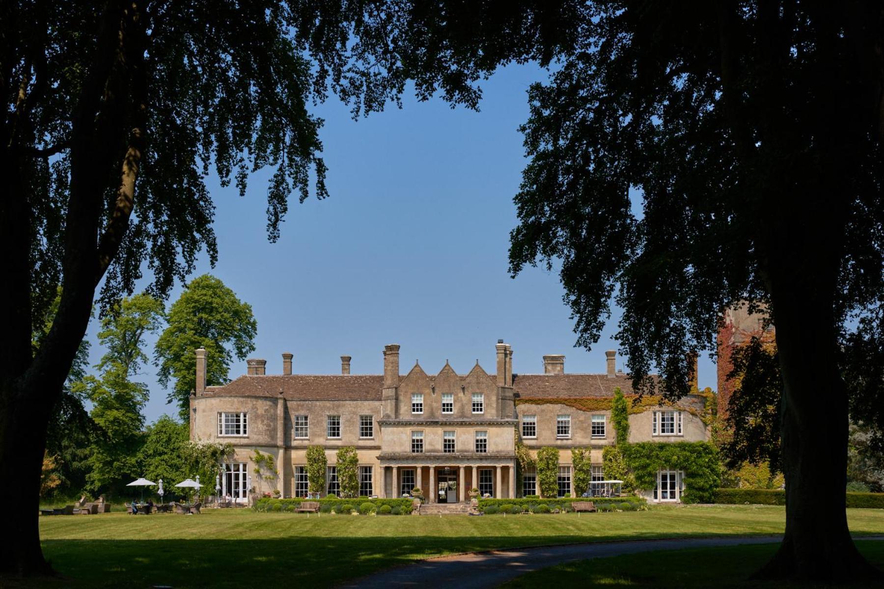 Lucknam Park Hotel Чипенъм Екстериор снимка