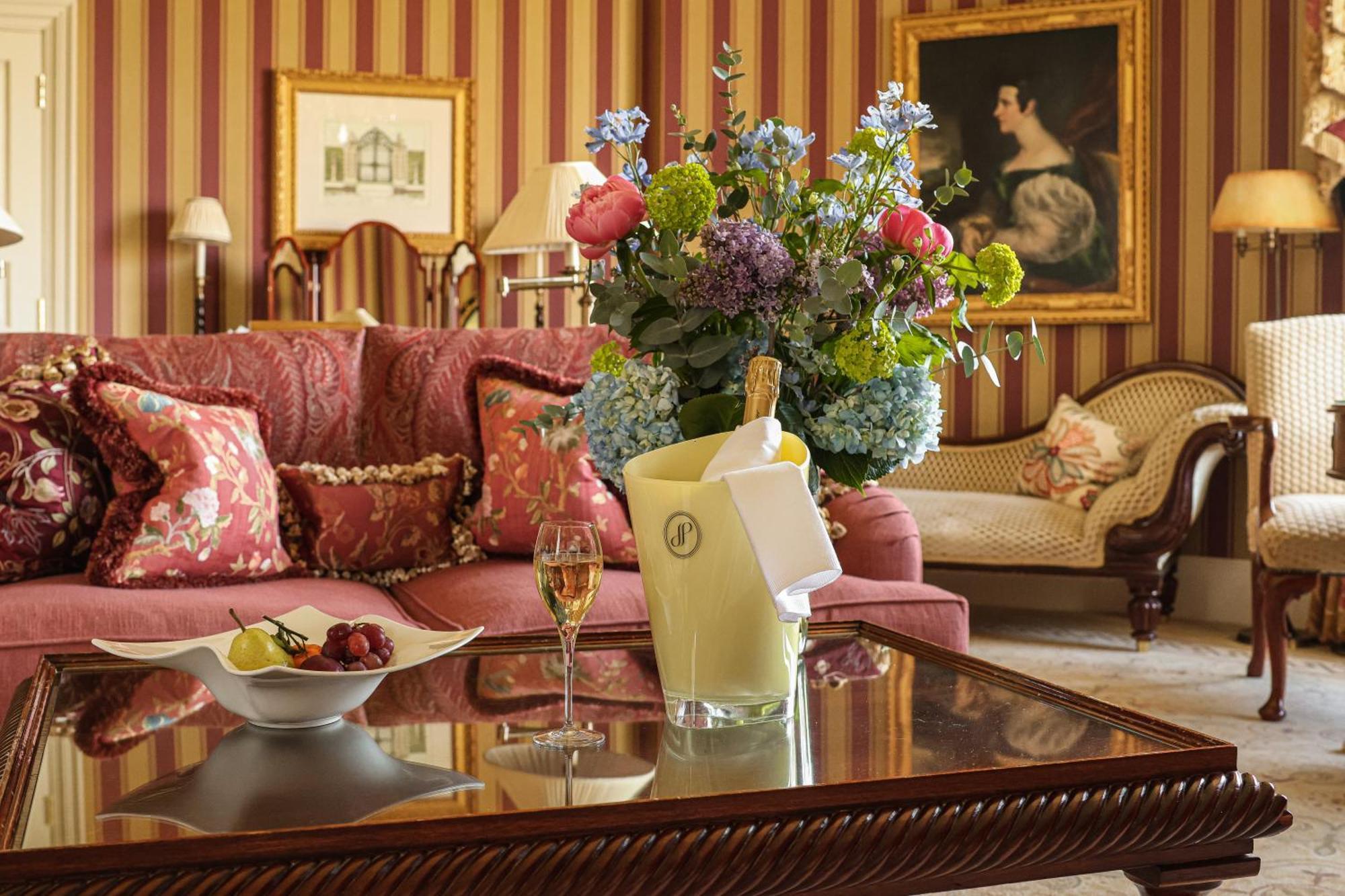 Lucknam Park Hotel Чипенъм Екстериор снимка