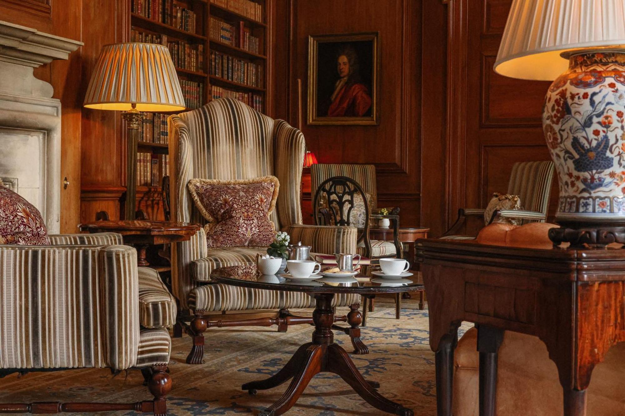 Lucknam Park Hotel Чипенъм Екстериор снимка
